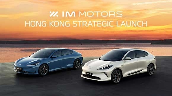 2、6系双车香港正式上市.jpg